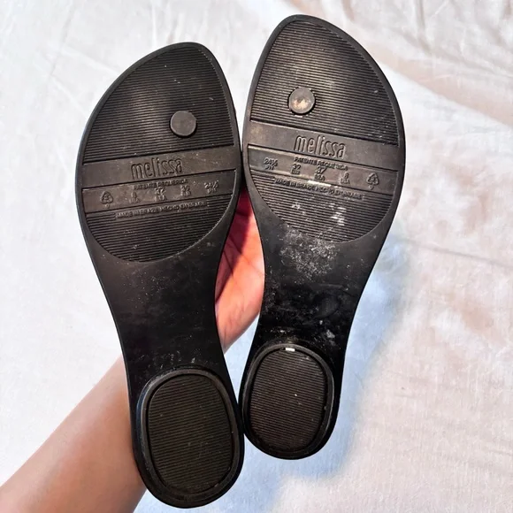 Melissa Women's Lovely Thong Sandal in Black - Picture 2 of 4